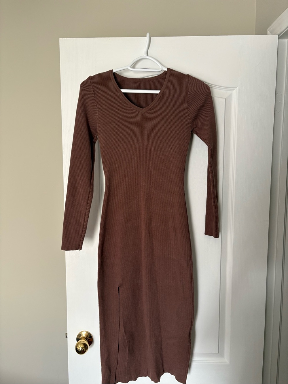 Women's Brown Ribbed V-Neck Long Sleeve Midi Dress